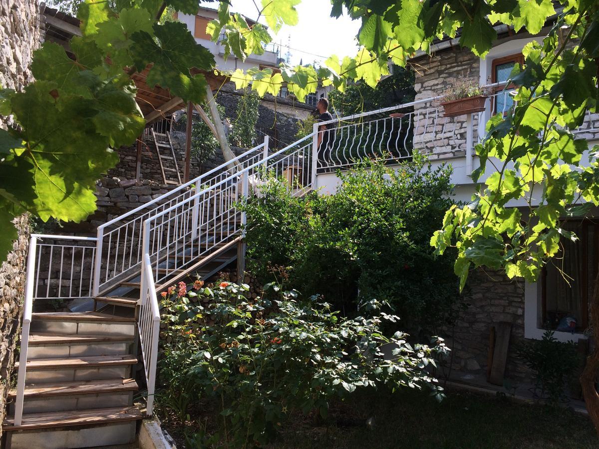 Sokaku I Te Marreve Guesthouse Gjirokaster Exterior photo